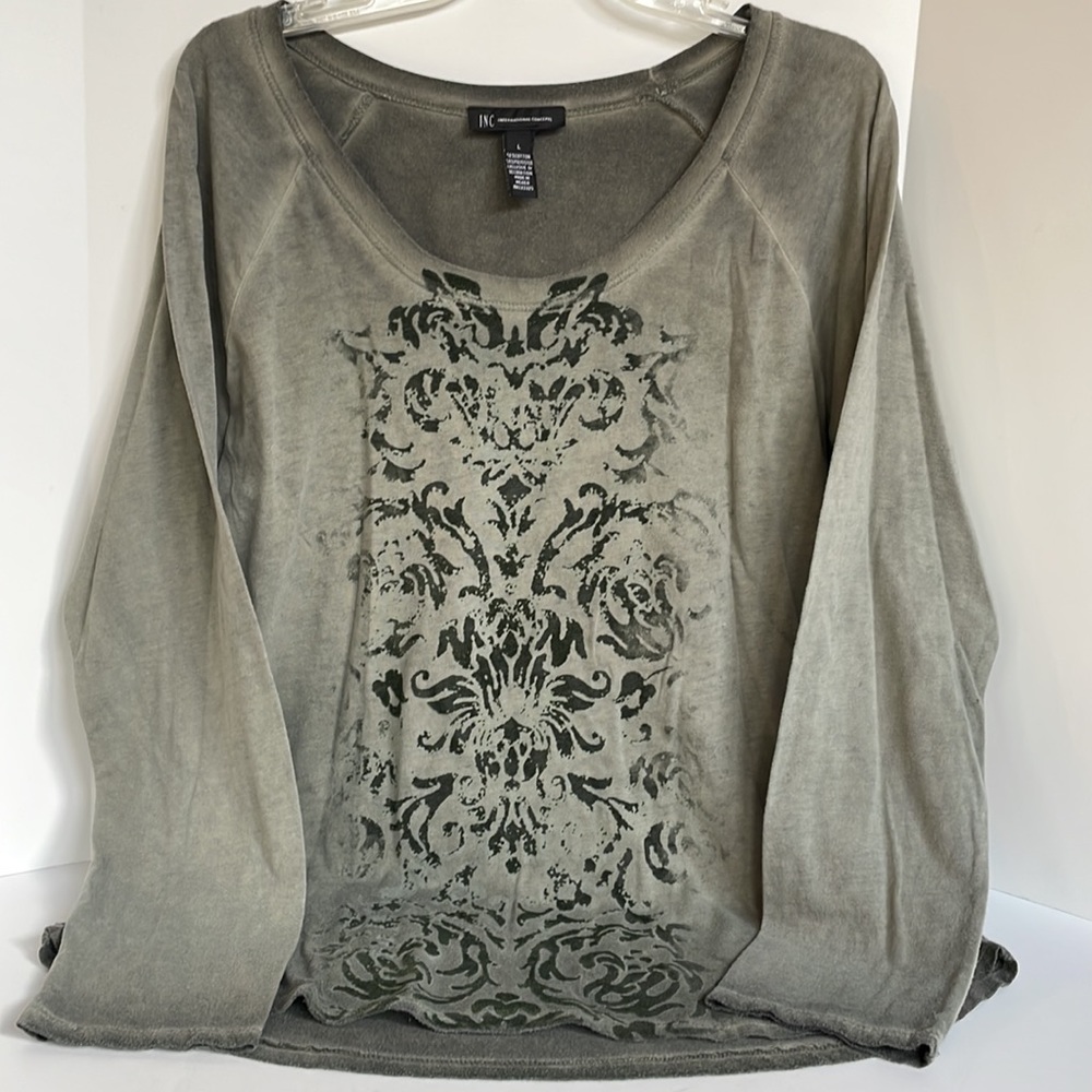 INC International Concepts v-neck flocked, print, longsleeve T-shirt size large